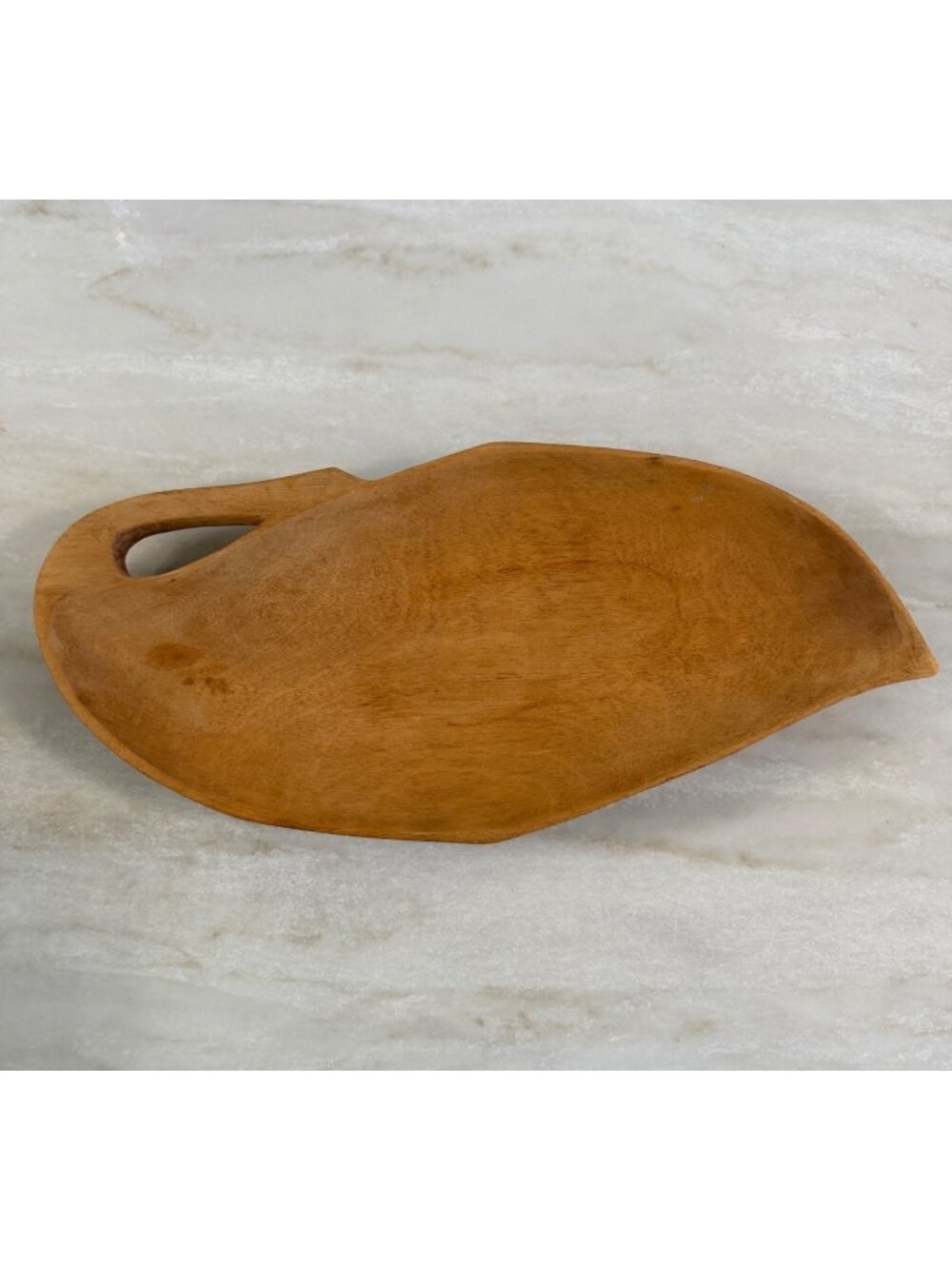 Handcrafted Alii Woods Honolulu Leaf-Shaped Wooden Cutting Board With Handle -